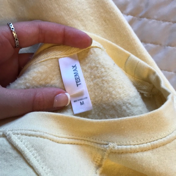 Light yellow Block Island Crew Neck - Picture 4 of 4